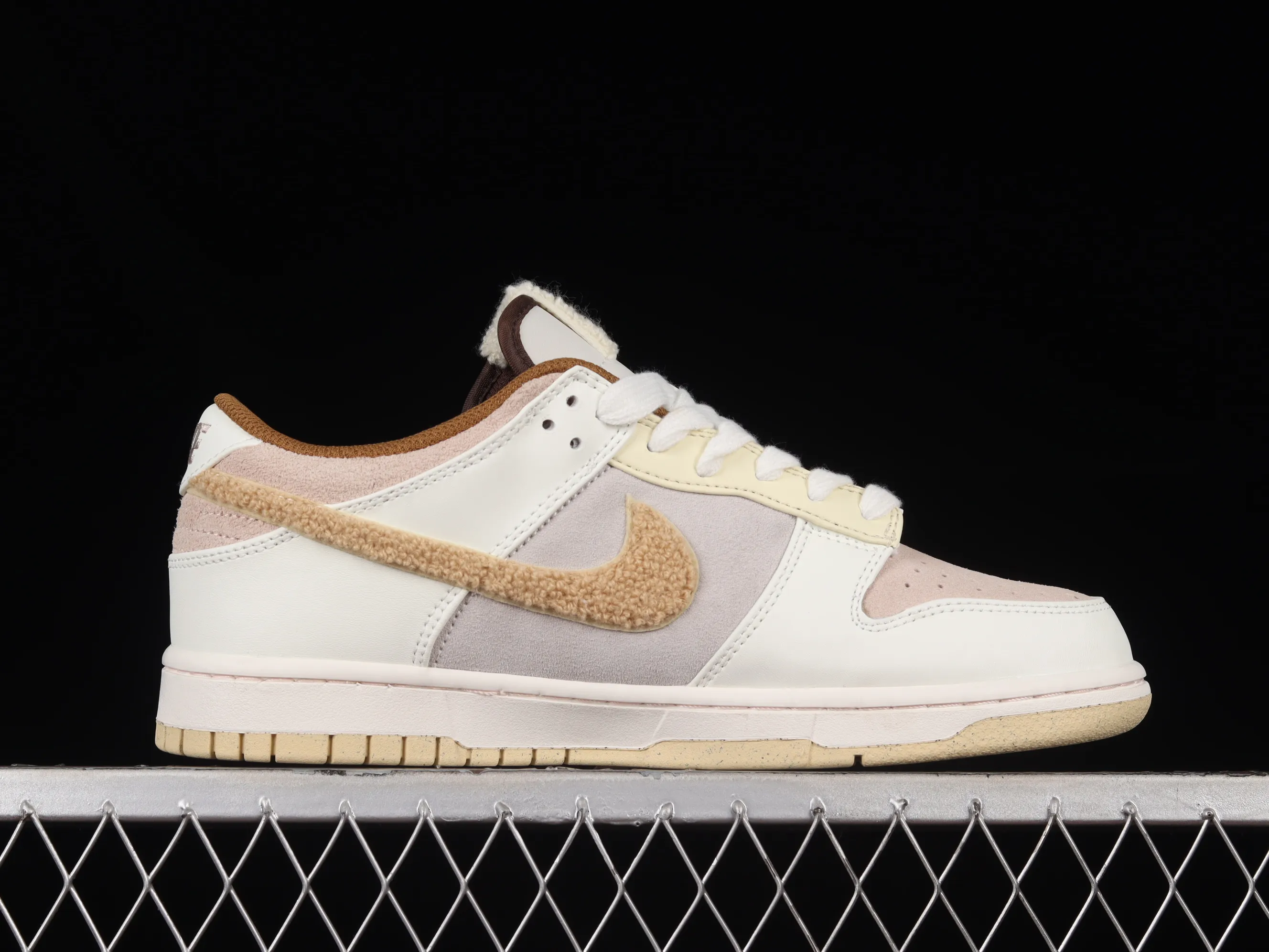 All Categories Nk SB Dunk Series Nk SB Dunk Low Low-top sneakers Cost-effective version Nk Dunk Low "Year of the Rabbit" Year of the Rabbit Rabbit theme SB low-top sports and leisure sneakers FD4203-211
